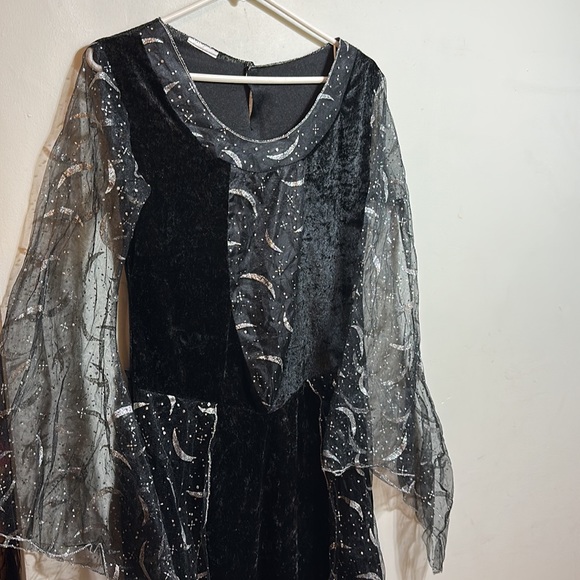 6 Hr. Sale Halloween long dress - Picture 3 of 9